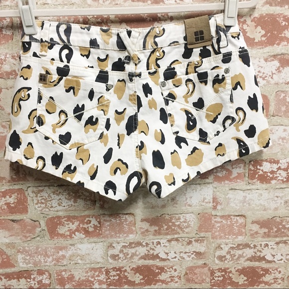 Insight Leopard Denim Shorts - Picture 4 of 5